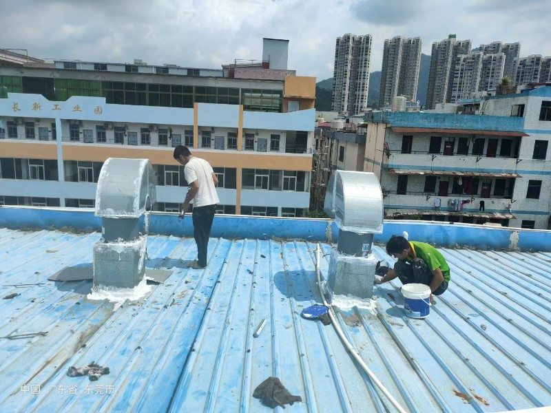 谷城钢结构屋面涂料维修方法